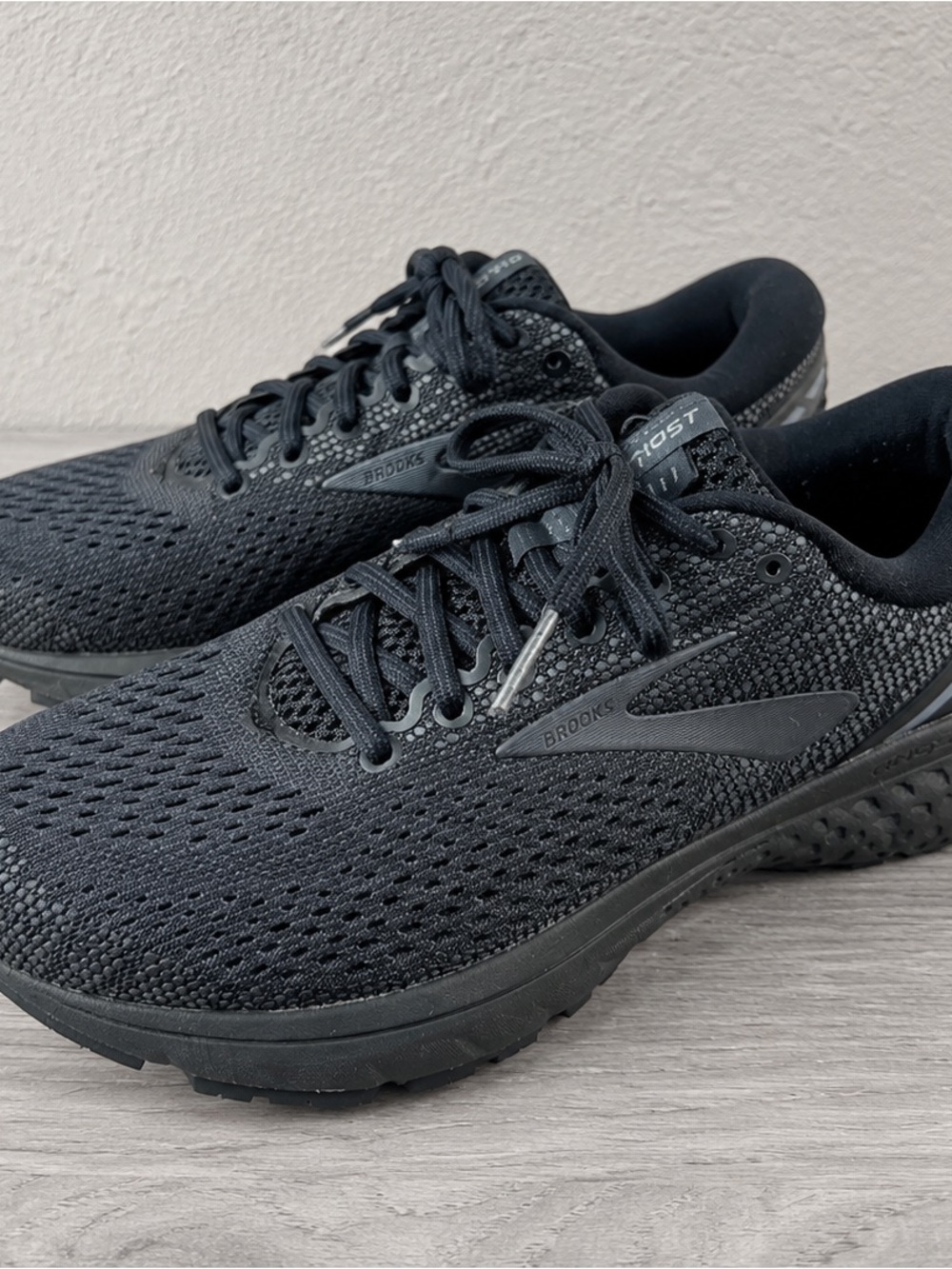 Brooks Ghost Black Running Shoes | Women’s Size 10.5 B Sneaker Athletic